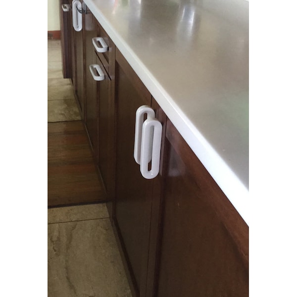 Richelieu 1 1/4 in (32 mm) Center-to-Center Charcoal Contemporary Cabinet Pull - 218332910