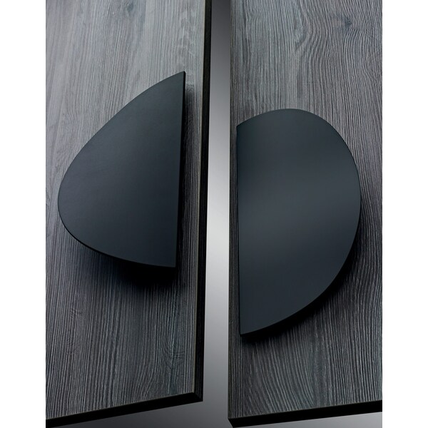 Richelieu 2 1/2 in (64 mm) Center-to-Center Matte Black Contemporary Cabinet Pull - 555664900