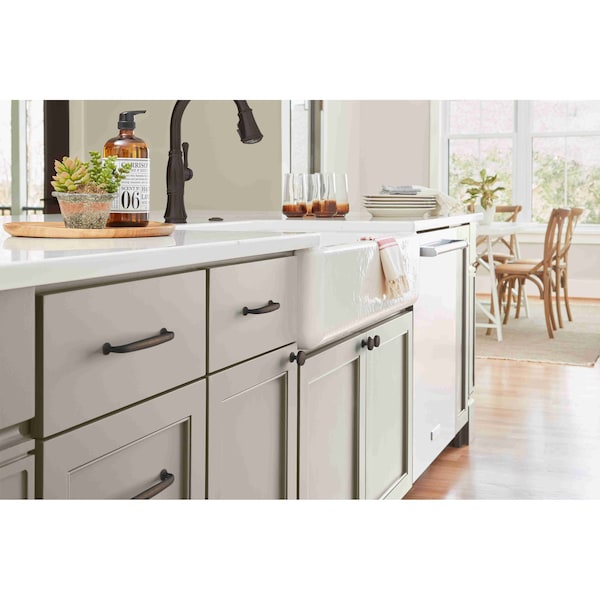 Amerock Renown 5-1/16 in 128 mm Center-to-Center Oil Rubbed Bronze Cabinet Pull - BP36795ORB