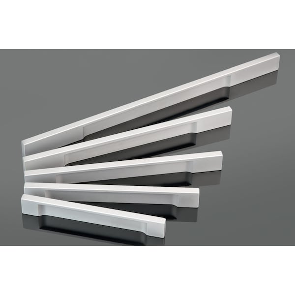 Richelieu 12 5/8 in (320 mm) Center-to-Center Chrome Contemporary Drawer Pull - BP13101320140