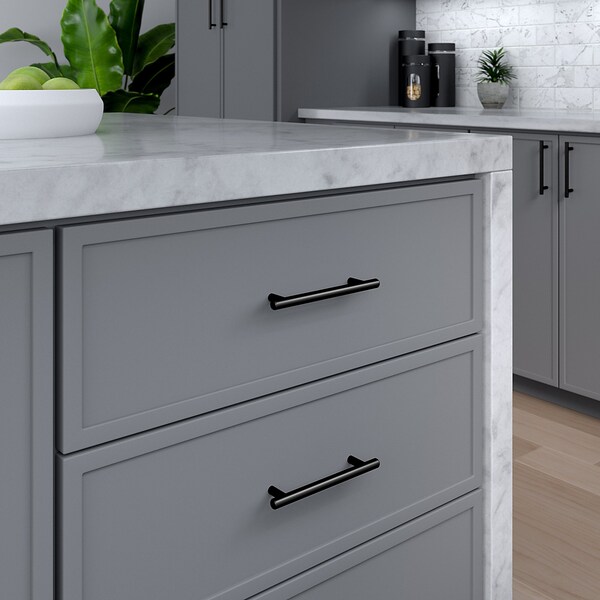 Richelieu Roosevelt Collection 5 1/16-inch Matte Black Modern Cabinet Bar Pull - BP205128900