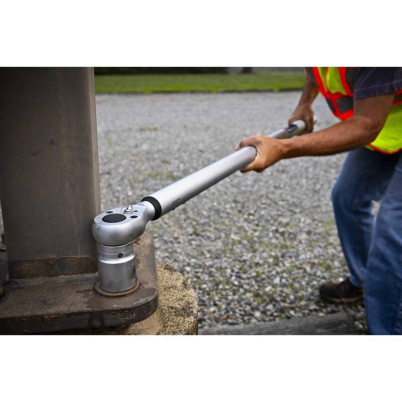 GEARWRENCH 1 in. Drive 150-1000 ft./lbs. Electronic Torque Wrench - 85085