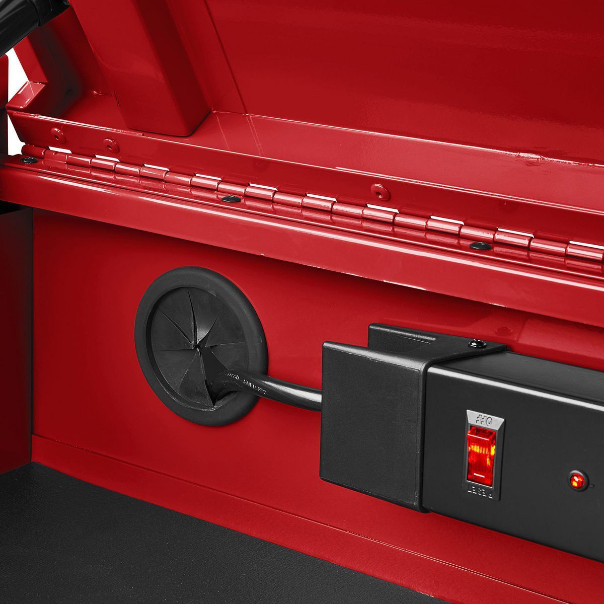 General de Estados Unidos 72 pulgadas x 22 pulgadas. Gabinete superior de triple banco, Serie 3, Rojo - 58708