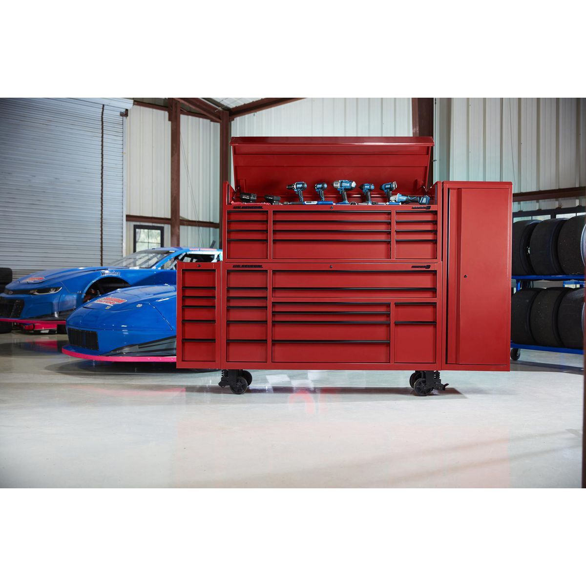 General de Estados Unidos 72 pulgadas x 22 pulgadas. Gabinete superior de triple banco, Serie 3, Rojo - 58708