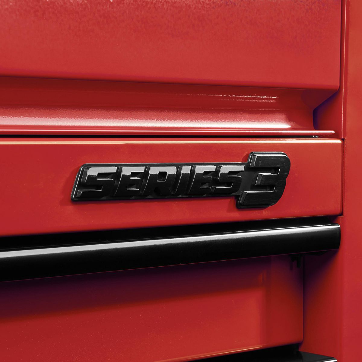 General de Estados Unidos 72 pulgadas x 22 pulgadas. Gabinete superior de triple banco, Serie 3, Rojo - 58708