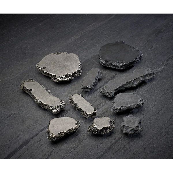 Richelieu 1 1/4 in (32 mm) Center-to-Center Anthracite Contemporary Cabinet Pull - 2256070906