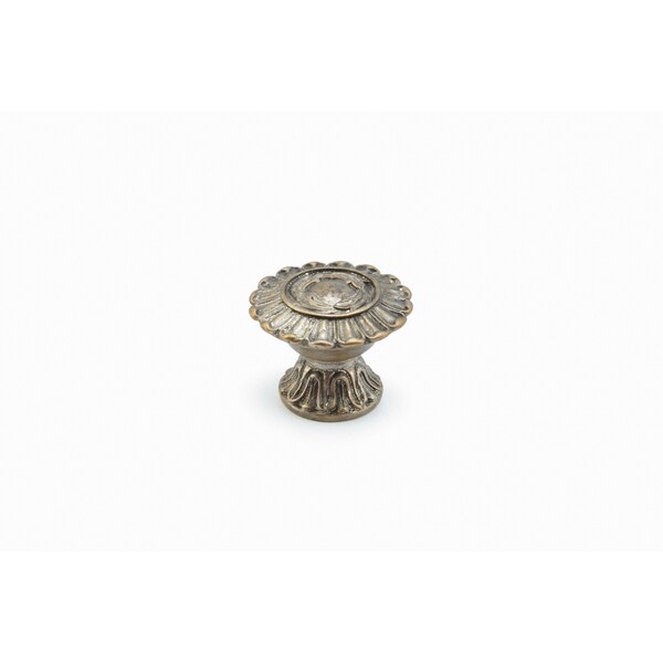 Schaub 1-1/2in French Court Cabinet Knob Monticello Silver Finish - 937-MSL