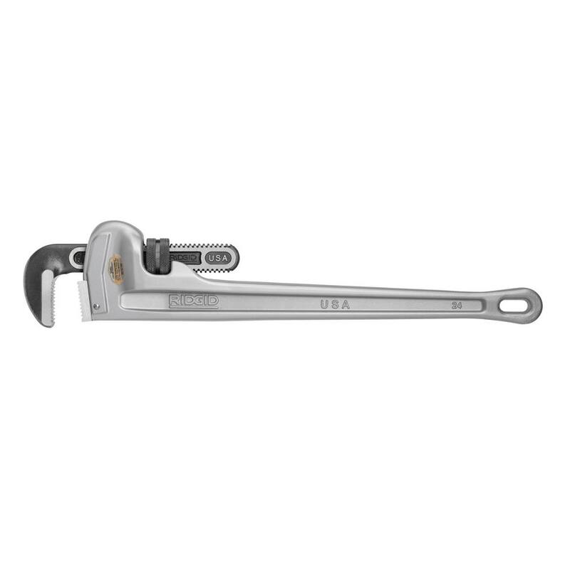 RIDGID 24 in. Aluminum Straight Pipe Wrench for Plumbing, Sturdy Plumbing Pipe Tool with Self Cleaning Threads and Hook Jaws - 31105