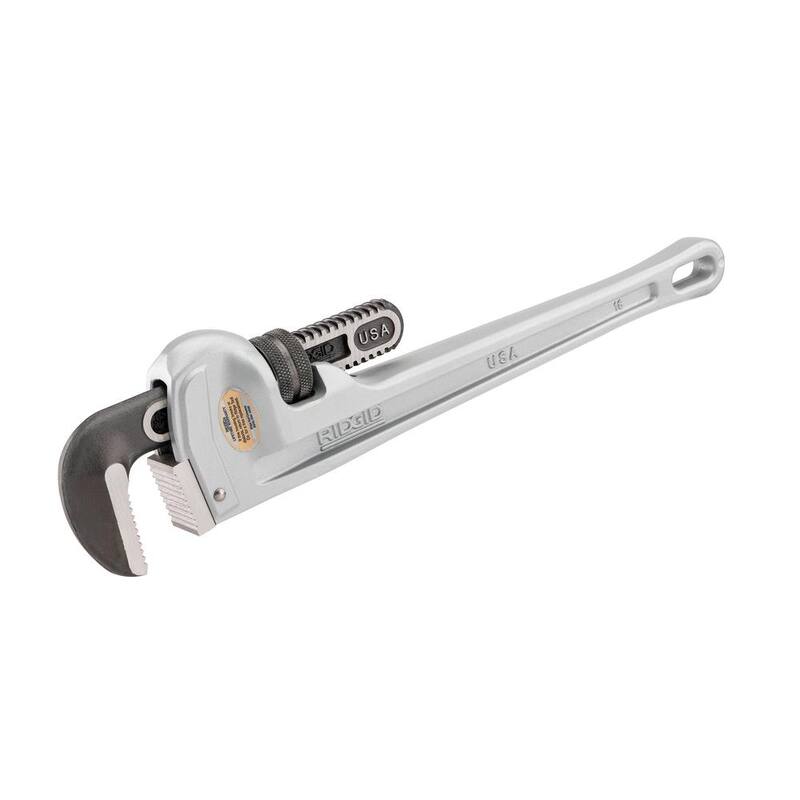 RIDGID 18 in. Aluminum Straight Pipe Wrench for Plumbing, Sturdy Plumbing Pipe Tool with Self Cleaning Threads and Hook Jaws - 31100