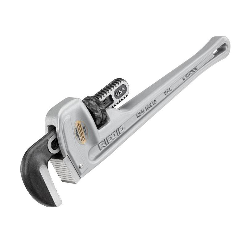 RIDGID 18 in. Aluminum Straight Pipe Wrench for Plumbing, Sturdy Plumbing Pipe Tool with Self Cleaning Threads and Hook Jaws - 31100
