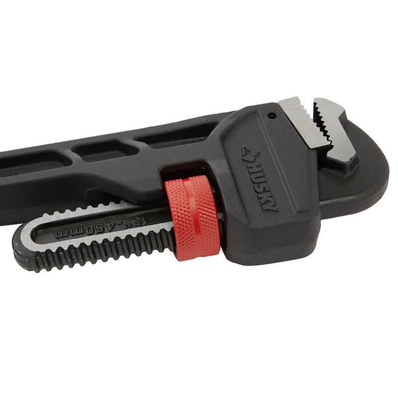 Husky 18 in. Heavy-Duty Cast Iron Pipe Wrench with 2 in. Jaw Capacity - WG-40-18