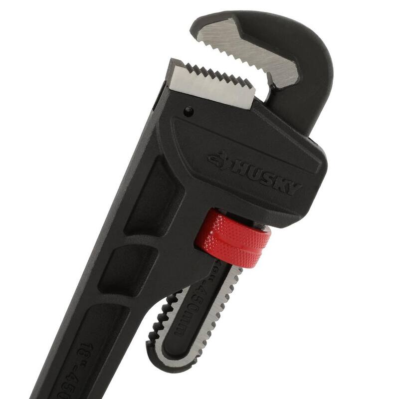 Husky 18 in. Heavy-Duty Cast Iron Pipe Wrench with 2 in. Jaw Capacity - WG-40-18