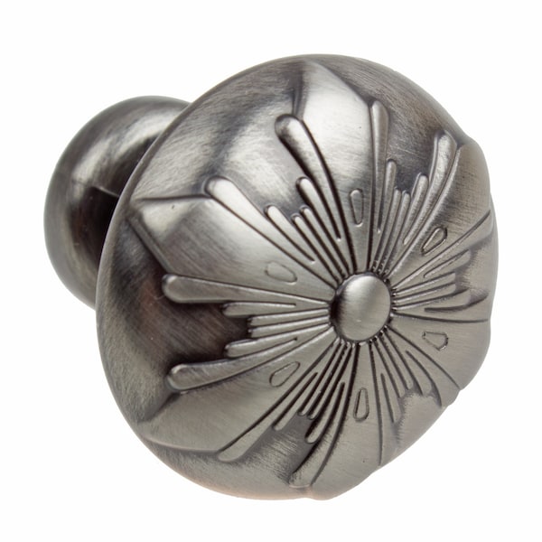 Gliderite Hardware 1-1/8 in. Transitional Round Snowflake Cabinet knob - 87420-P - 87420-P-1