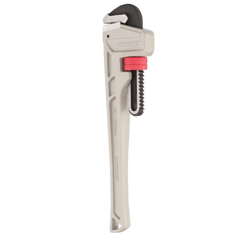 Husky 14 in. Aluminum Pipe Wrench with 1-1/2 in. Jaw Capacity - WG-40A-14AL