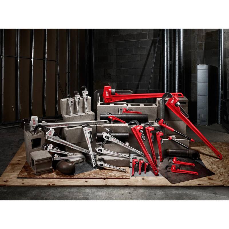 Milwaukee 14 in. Aluminum Pipe Wrench with Power Length Handle - 48-22-7215