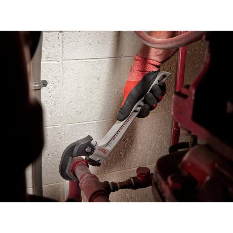 Milwaukee 14 in. Self-Adjusting Aluminum Pipe Wrench - 48-22-7414
