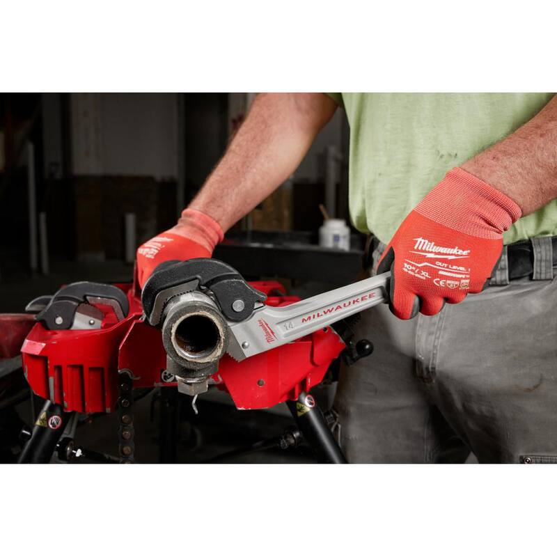 Milwaukee 14 in. Self-Adjusting Aluminum Pipe Wrench - 48-22-7414