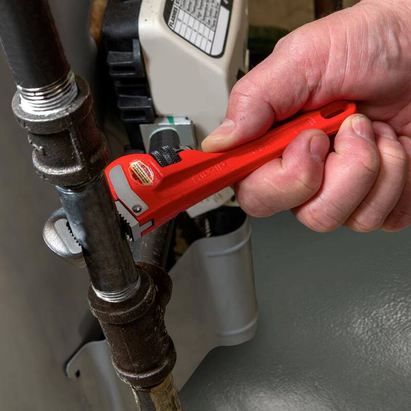 Llave de tubo recta RIDGID de 6 pulgadas para plomería pesada, herramienta resistente para tuberías con roscas autolimpiantes y mordazas de gancho - 31000