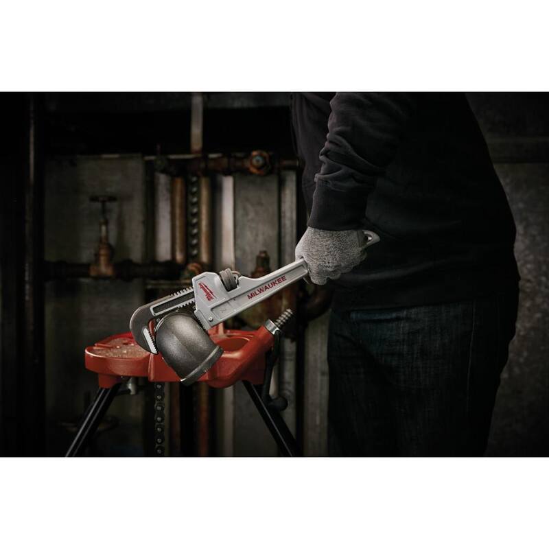 Set de Llaves de tubo de aluminio de 14 pulgadas y 18 pulgadas de Milwaukee (2 herramientas) - 48-22-7214-48-22-7218