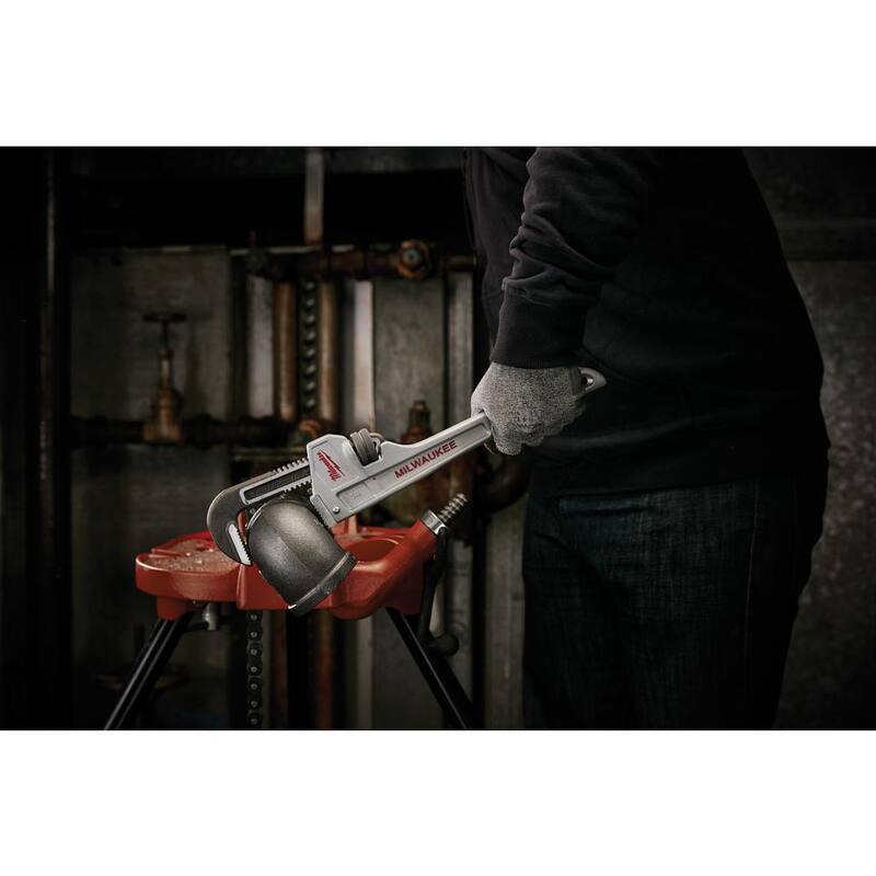 Milwaukee Llave de tubo de aluminio de 10 pulgadas de largo y 14 pulgadas con mango de longitud de potencia (2 piezas) - 48-22-7213-48-22-7214