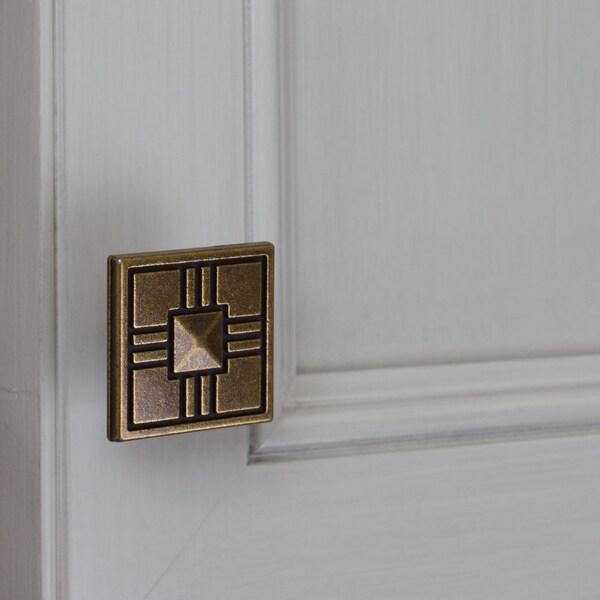 Gliderite Hardware 1-1/4 in. Antique Brass Square Cabinet Knob, 10PK - 82929-AB-10