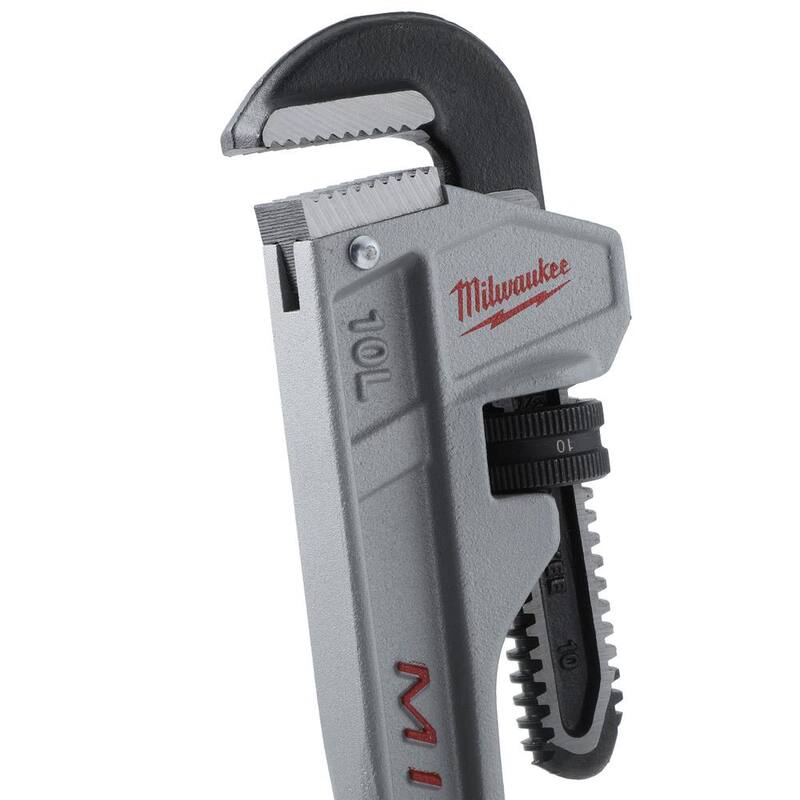 Llave para tubo de aluminio de 10 pulgadas de Milwaukee con mango POWERLENGTH con llave para tubo de aluminio de 14 pulgadas - 48-22-7213-48-22-7184.