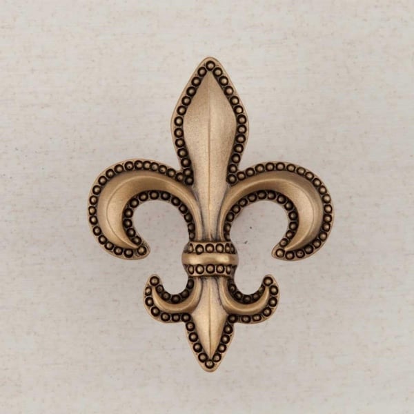 Acorn Mfg Artisan Collection Fleur - De - Lis Knob, Museum Gold - DQDGP
