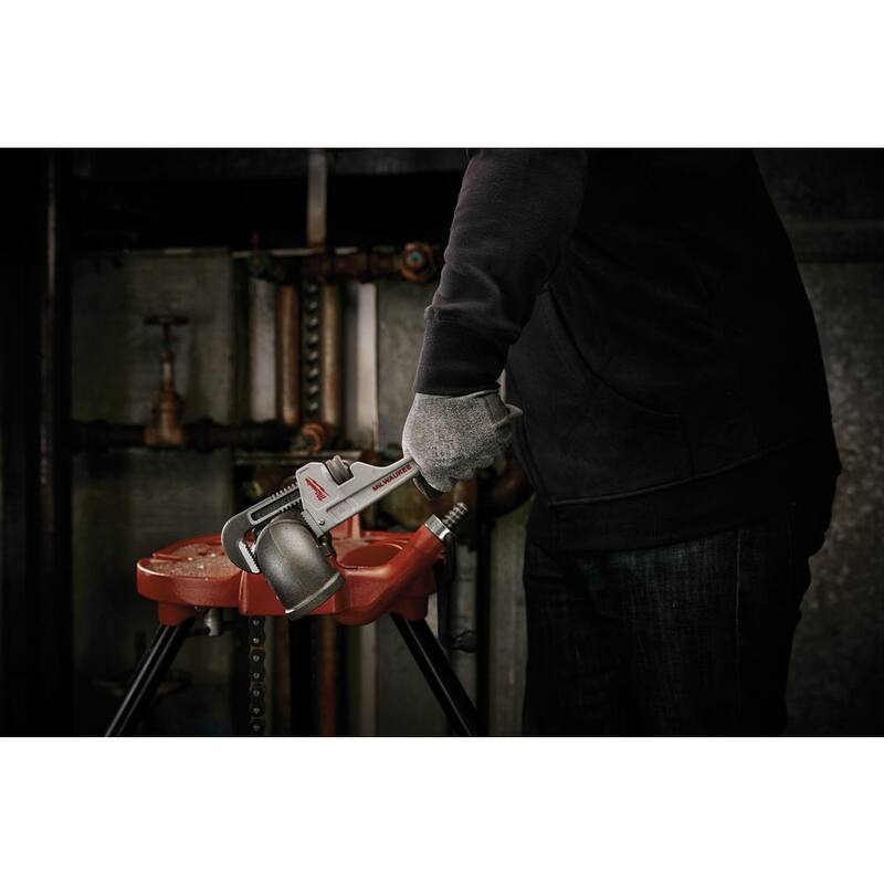 Llave de tubo de aluminio de 10 pulgadas de Milwaukee con llave ajustable de 6 pulgadas (juego de 2 piezas) - 48-22-7210-48-22-7406