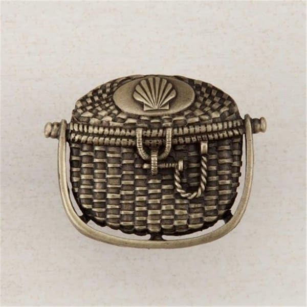Acorn Mfg Artisan Collection Nantucket Basket Knob, Antique Brass - DPBAP
