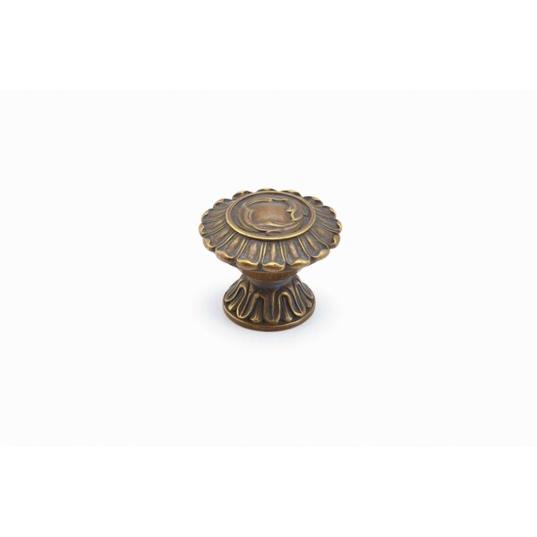 Schaub 1-1/4in French Court Cabinet Knob Monticello Brass Finish - 936-MBR