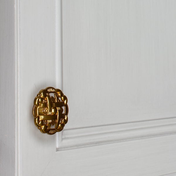 Gliderite Hardware 1-3/8 in. Brass Gold Celtic Cabinet Knob, 10PK - 5745-BG-10
