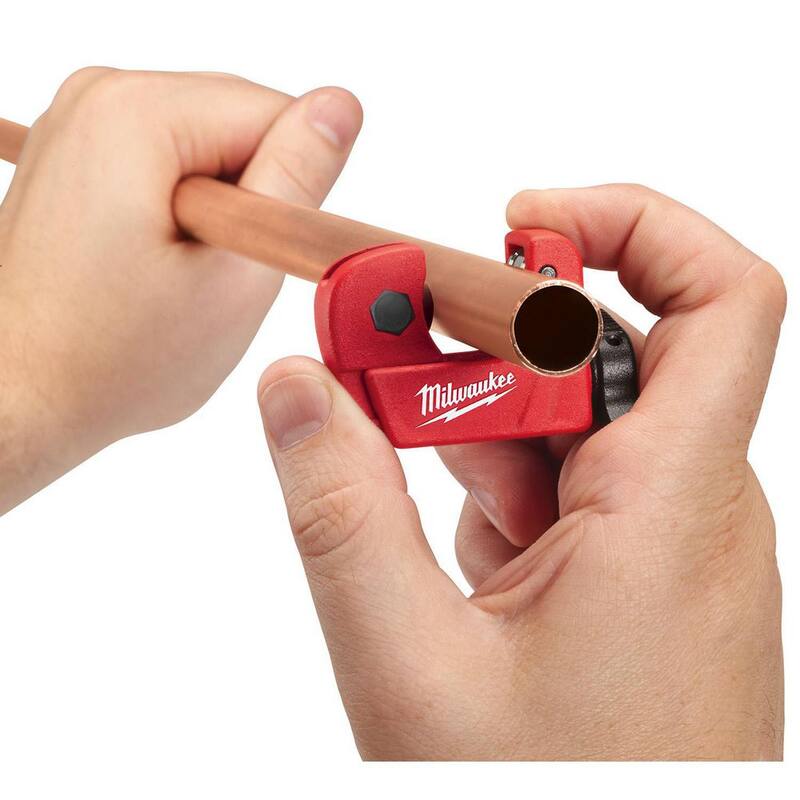 Juego de 2 herramientas: Alicate de mandíbula con agarre suave de 12 pulgadas y cortador de cobre mini de 1/2 pulgadas de Milwaukee - 48-22-6552-48-22-4250