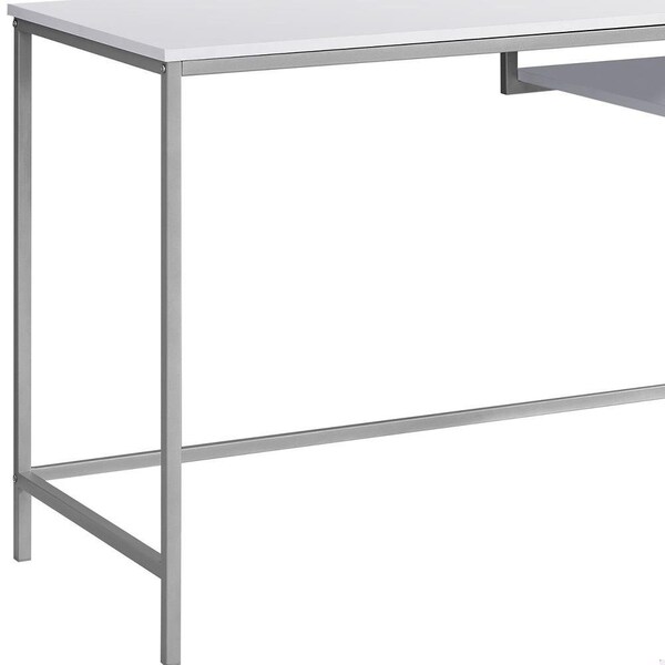 Homeroots 30 in. White MDF & White Metal Computer Desk - 333489