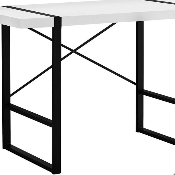 Homeroots 30 in. Particle Board & Black Metal Computer Desk - 333473