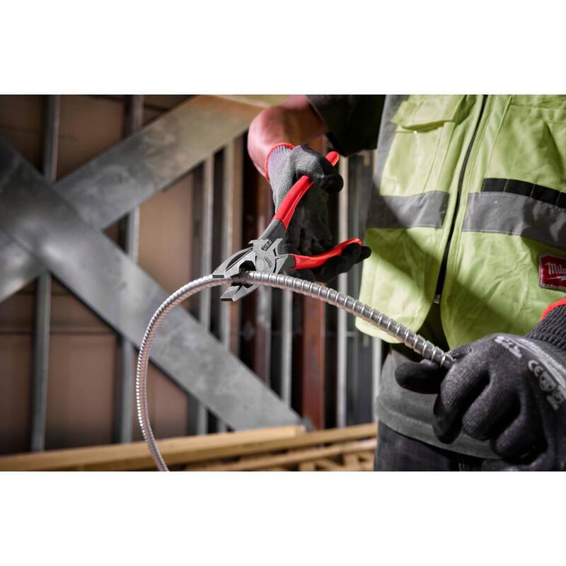 Milwaukee 9 in. Lineman's Pliers with Fish Tape Puller and Dipped Grip - MT500