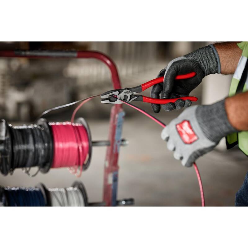 Milwaukee 9 in. Lineman's Pliers with Crimper / Bolt Cutter and Dipped Grip - MT500C