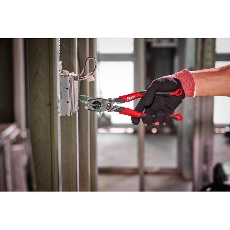 Milwaukee 9 in. Lineman's Pliers with Crimper / Bolt Cutter and Comfort Grip - MT550C