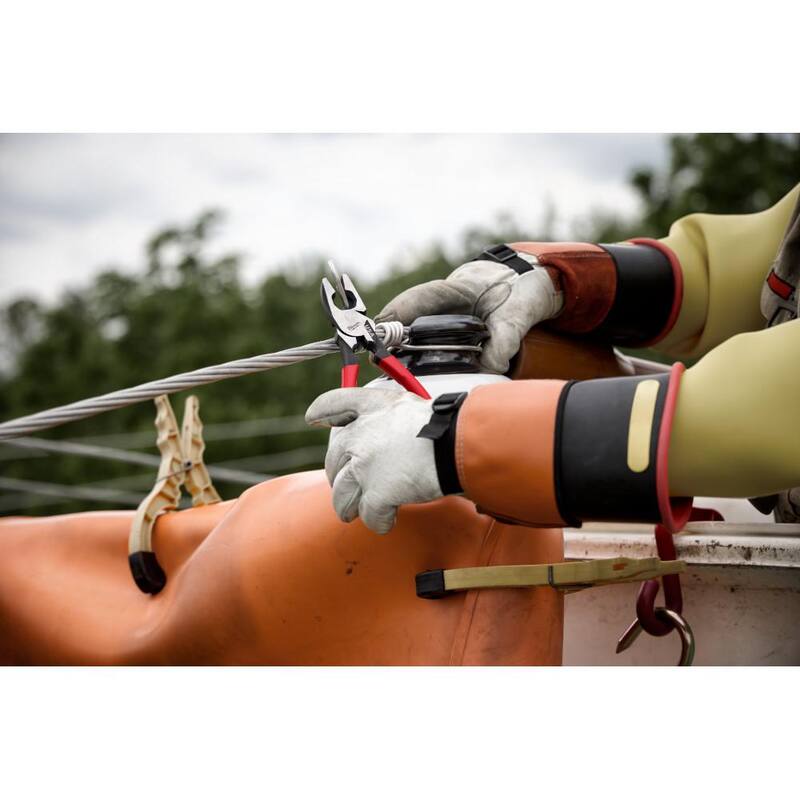Milwaukee 9 in. Lineman's Pliers with Thread Cleaner / Fish Tape Puller and Dipped Grip - MT500T