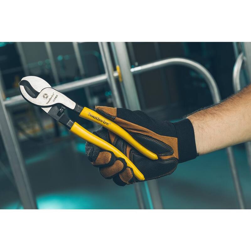Southwire 9 in. Hi-Leverage Cable Cutters with Dipped Handles - 64323040