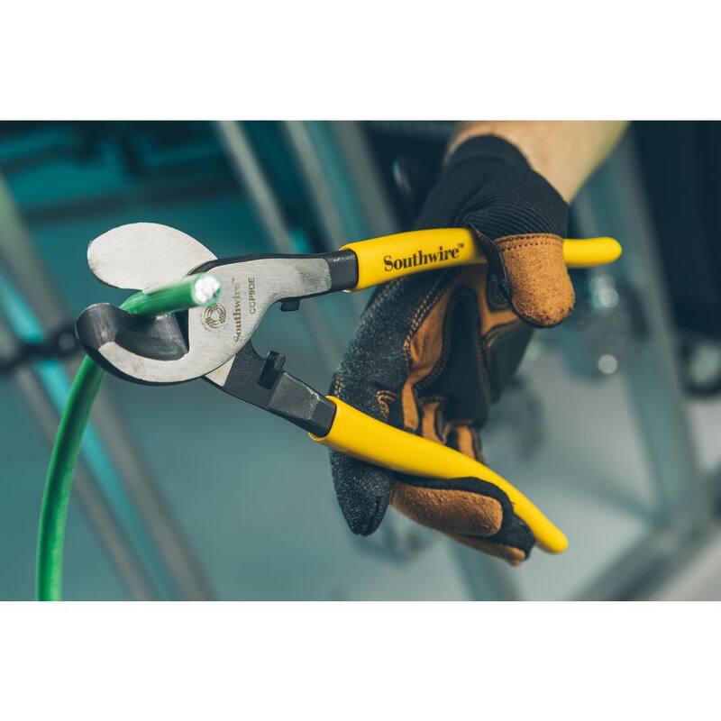 Southwire 9 in. Hi-Leverage Cable Cutters with Dipped Handles - 64323040