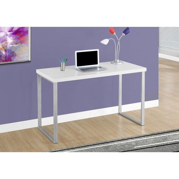 Homeroots 30 in. White Particle Board & Silver Metal Computer Desk - 333390