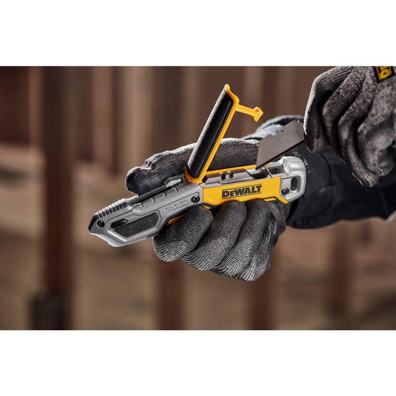 DEWALT Toughseries Retractable Utility Knife with Blade Storage - DWHT10999