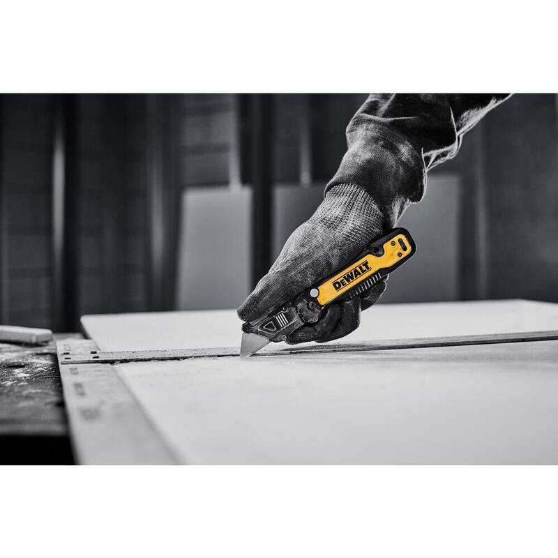 DEWALT Push and Flip Folding Lock-Back Utility Knife with Blade Storage - DWHT10992