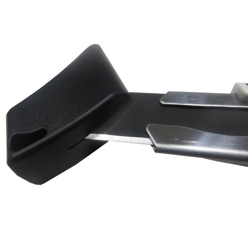Husky 18 mm Pro 7-Point Snap Blade Knife with 3 Black Blades - RK7B-HUS