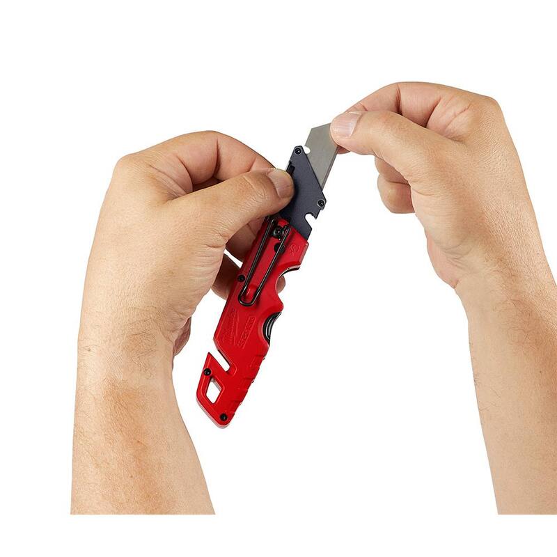 Milwaukee FASTBACK Folding Utility Knives with Blade Storage and 50-Pack General Purpose Utility Blade Set - 48-22-1504