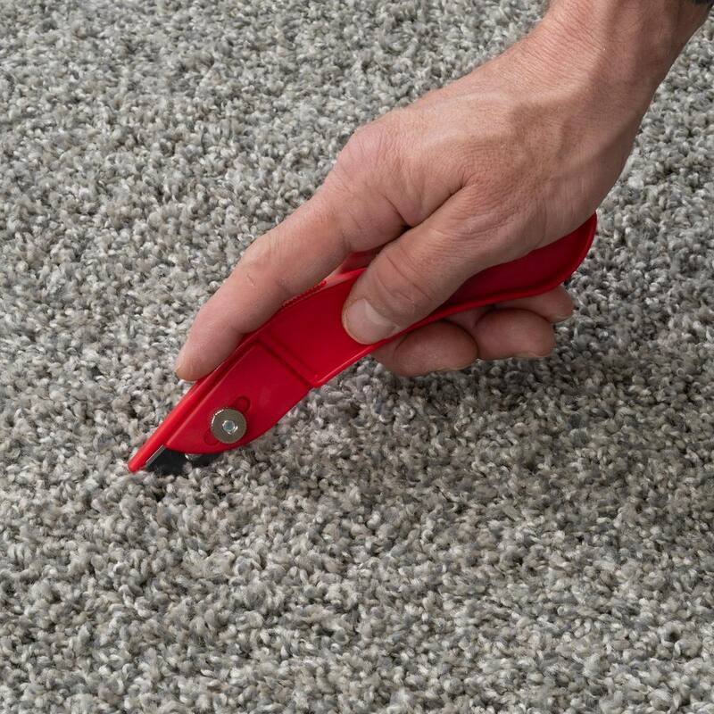 ROBERTS Slotted Blade Carpet Knife with Thumb Guard for Safety - 10-253