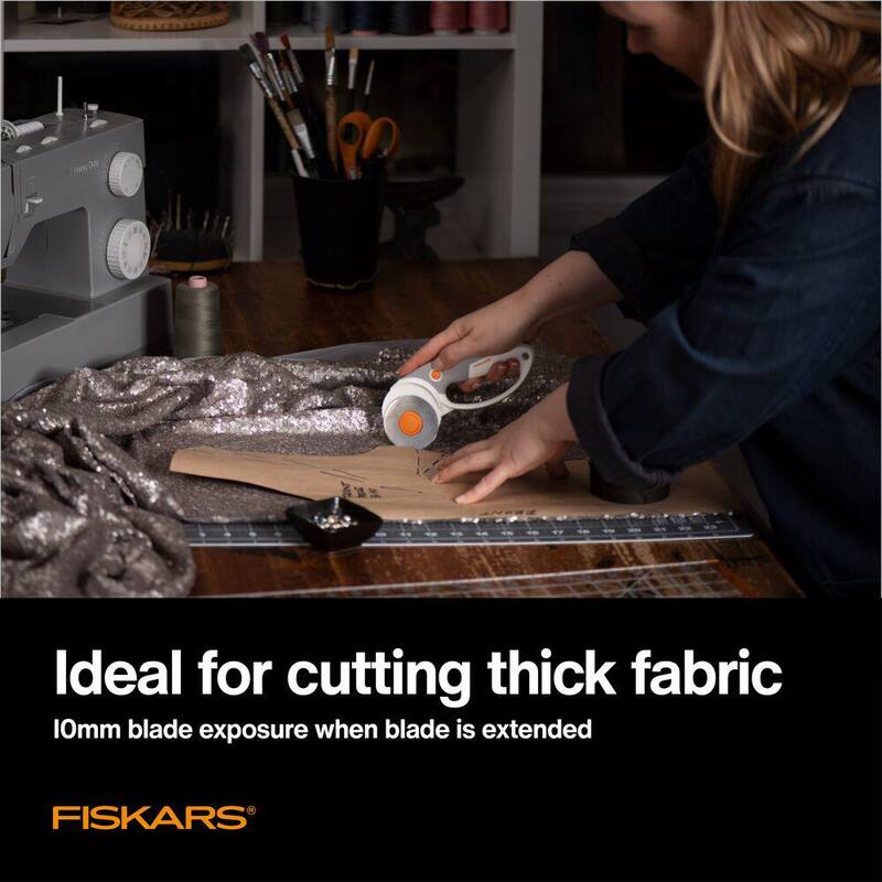 Fiskars Rotary Utility Knife with 60 mm Blade - 1065932