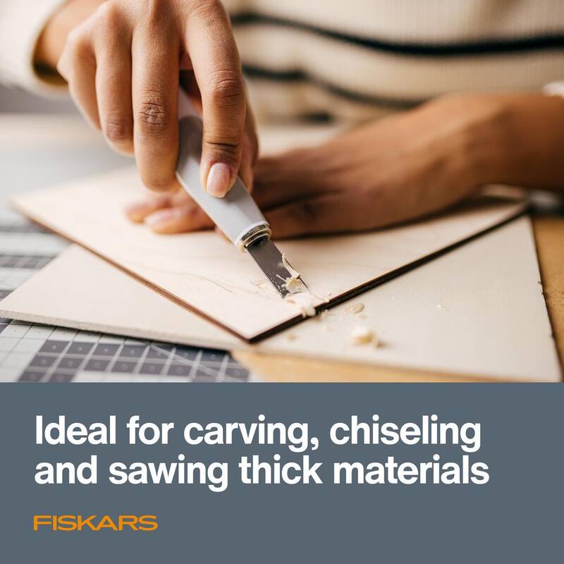 Fiskars Heavy-duty Utility Knife Set with 11 Blades - 165190-1006