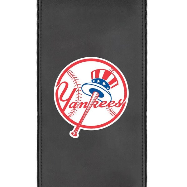 Dreamseat Game Rocker 100 with New York Yankees Secondary Logo - XZGARO100-PSMLB21082