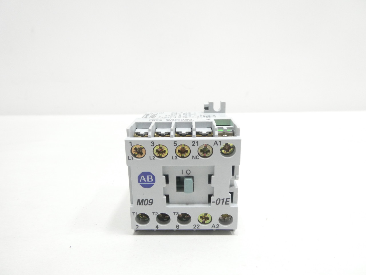 ALLEN BRADLEY 100-M09NZ*2431 24V-DC 16A AMP 4.5KW AC CONTACTOR